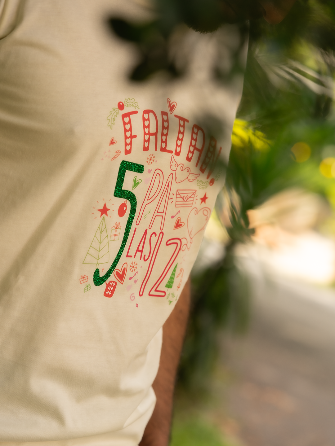 Camiseta Unisex Faltan 5 Pa las 12